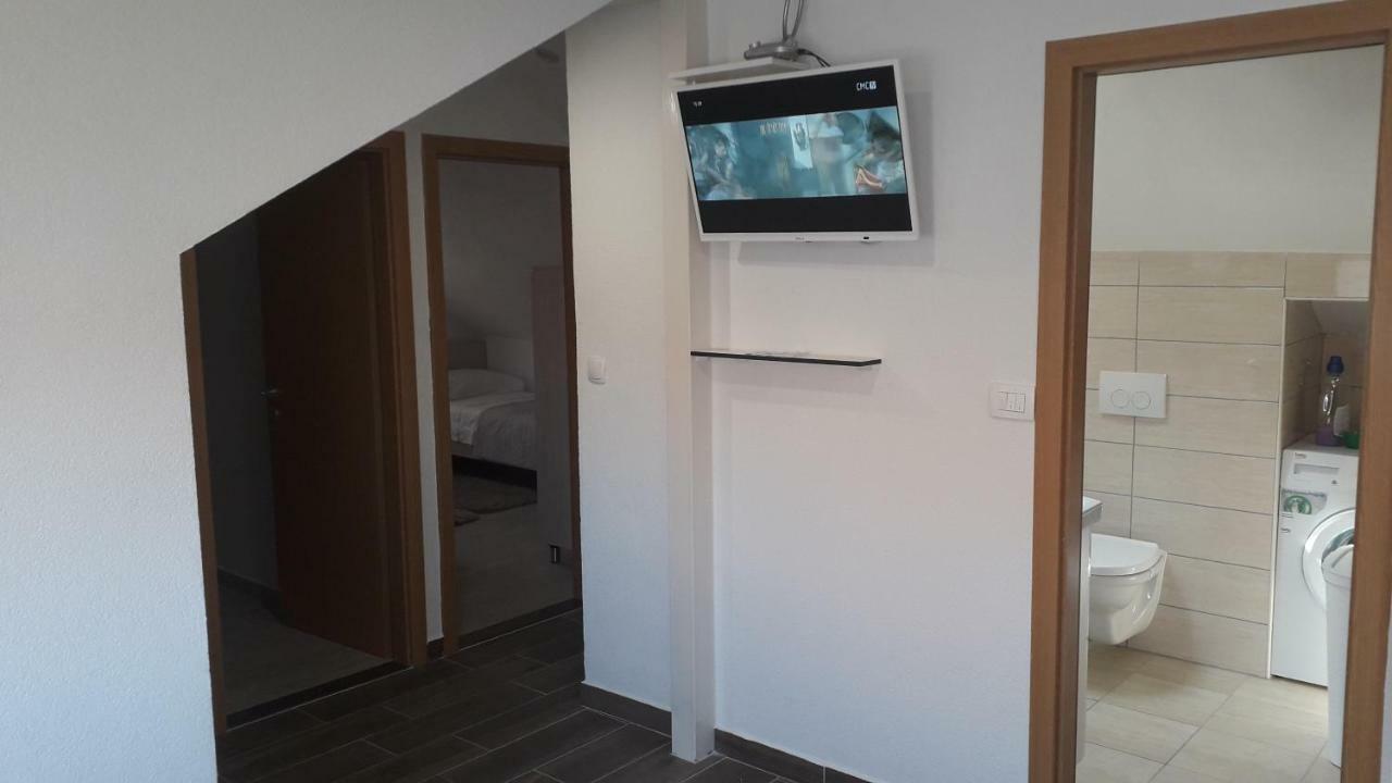 Apartmani Zilic Dugi Rat Exterior foto
