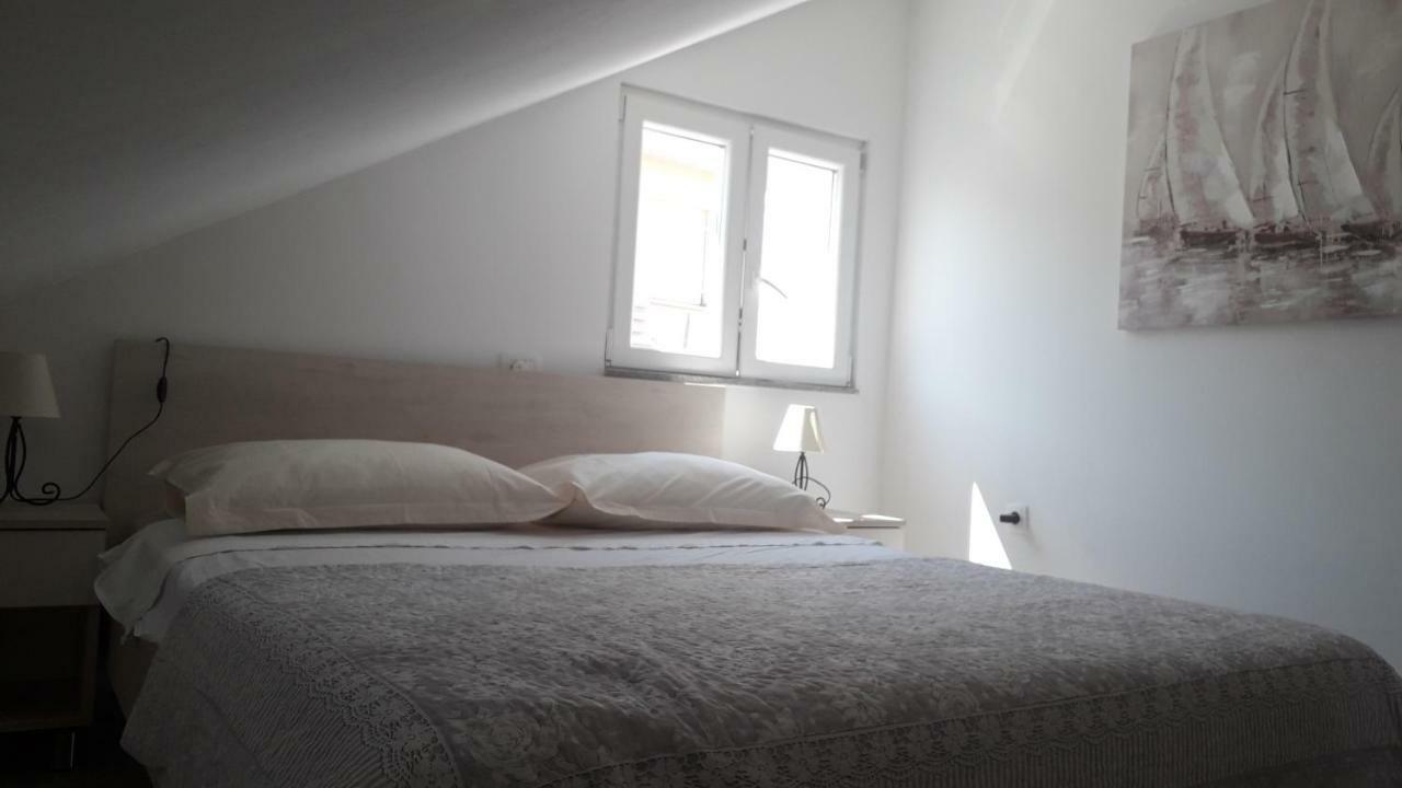 Apartmani Zilic Dugi Rat Exterior foto
