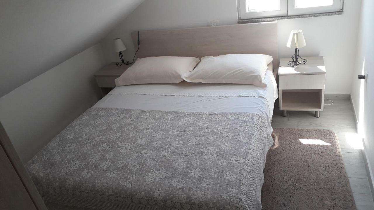 Apartmani Zilic Dugi Rat Exterior foto