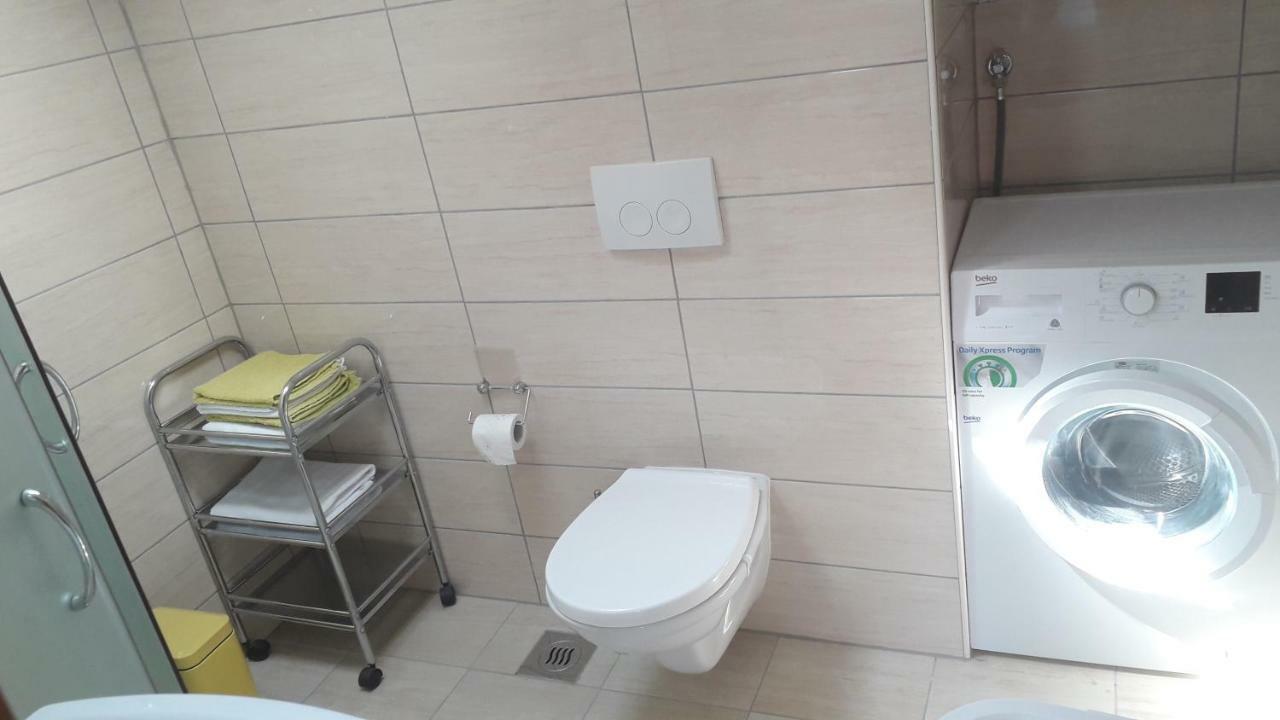 Apartmani Zilic Dugi Rat Exterior foto
